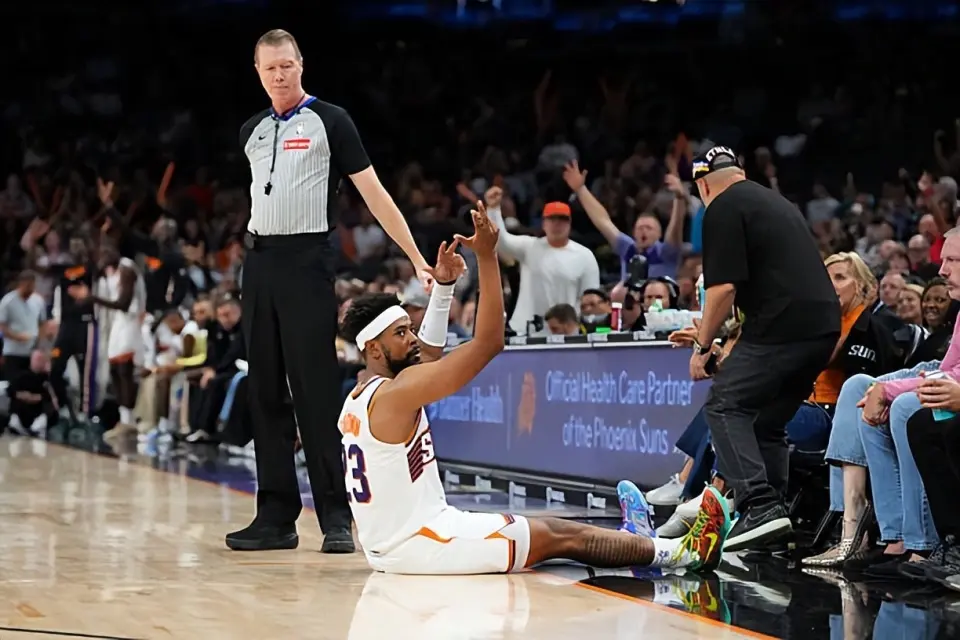 他的外线投, 场比赛中的, 还有